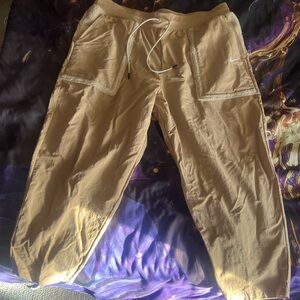 Women’s Nike capri pants - baggy